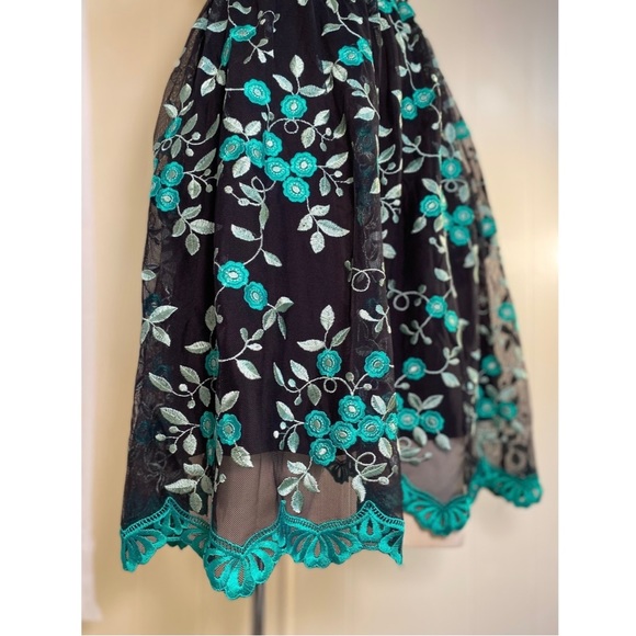 ☘️ Erin Fetherston Anthro XS Green Black Floral Embroidery Skirt - Picture 2 of 8